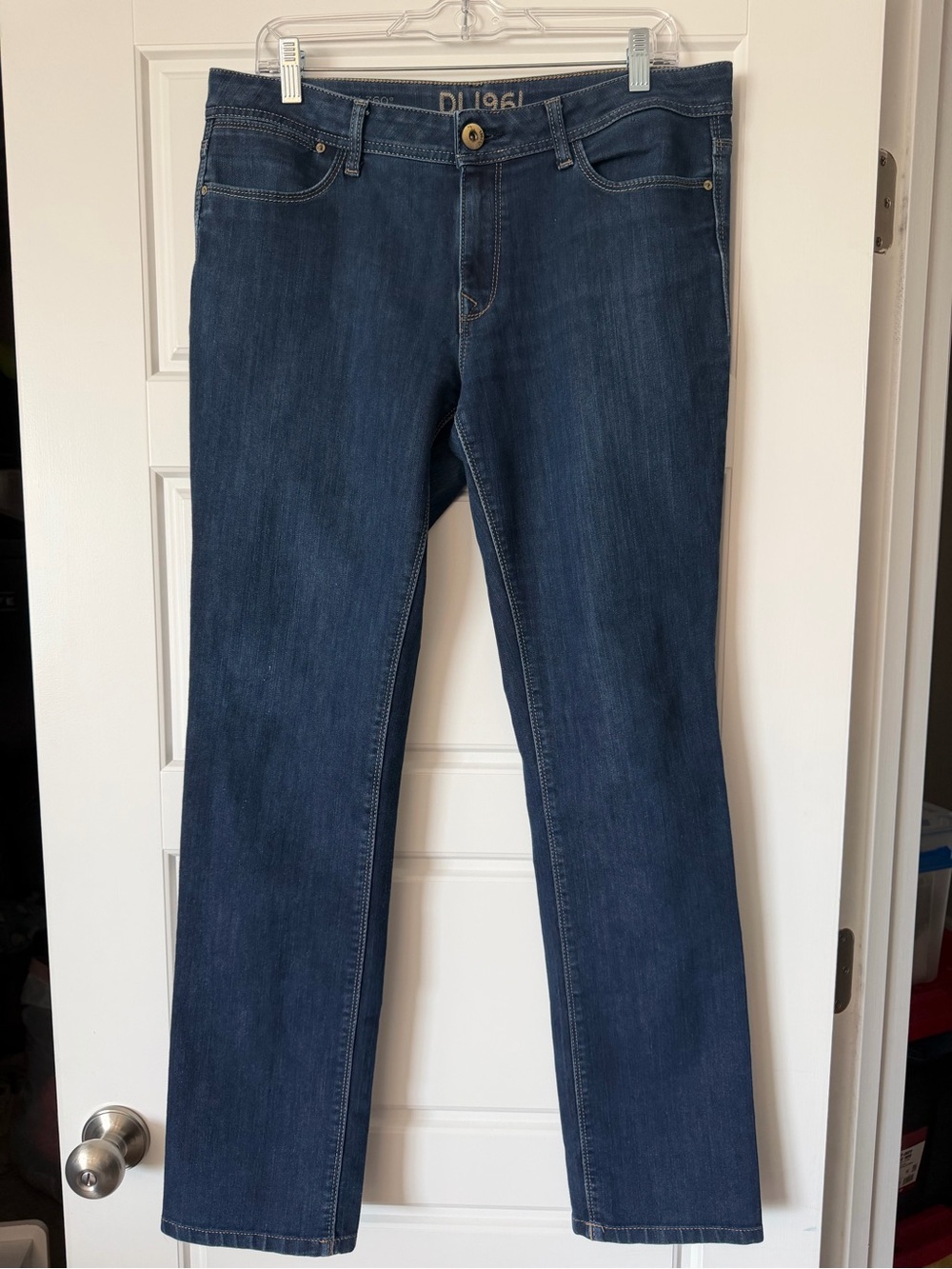 DL1961 Curvy Straight Leg Jeans